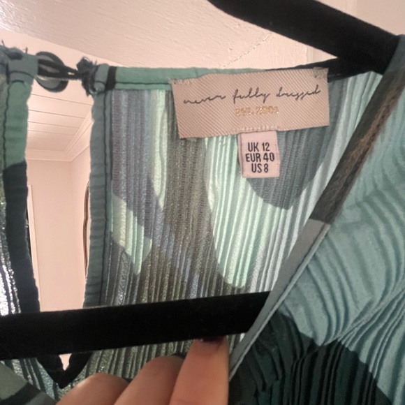 Never fully dressed cool print top. - Picture 4 of 5